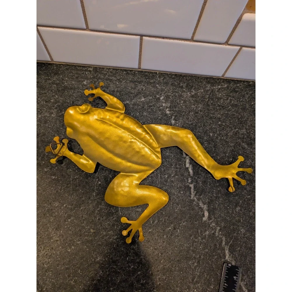 Metal Frog Wall Art Sculpture Brown Gold Indoor Outdoor Garden Decor Hanging